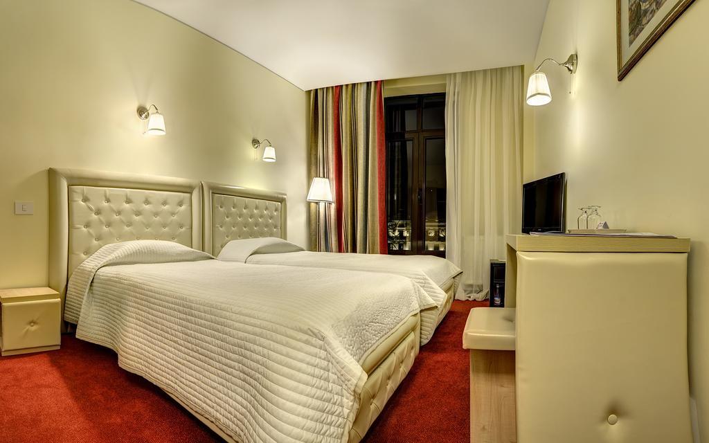 Capitol Hotel Bucharest Room photo